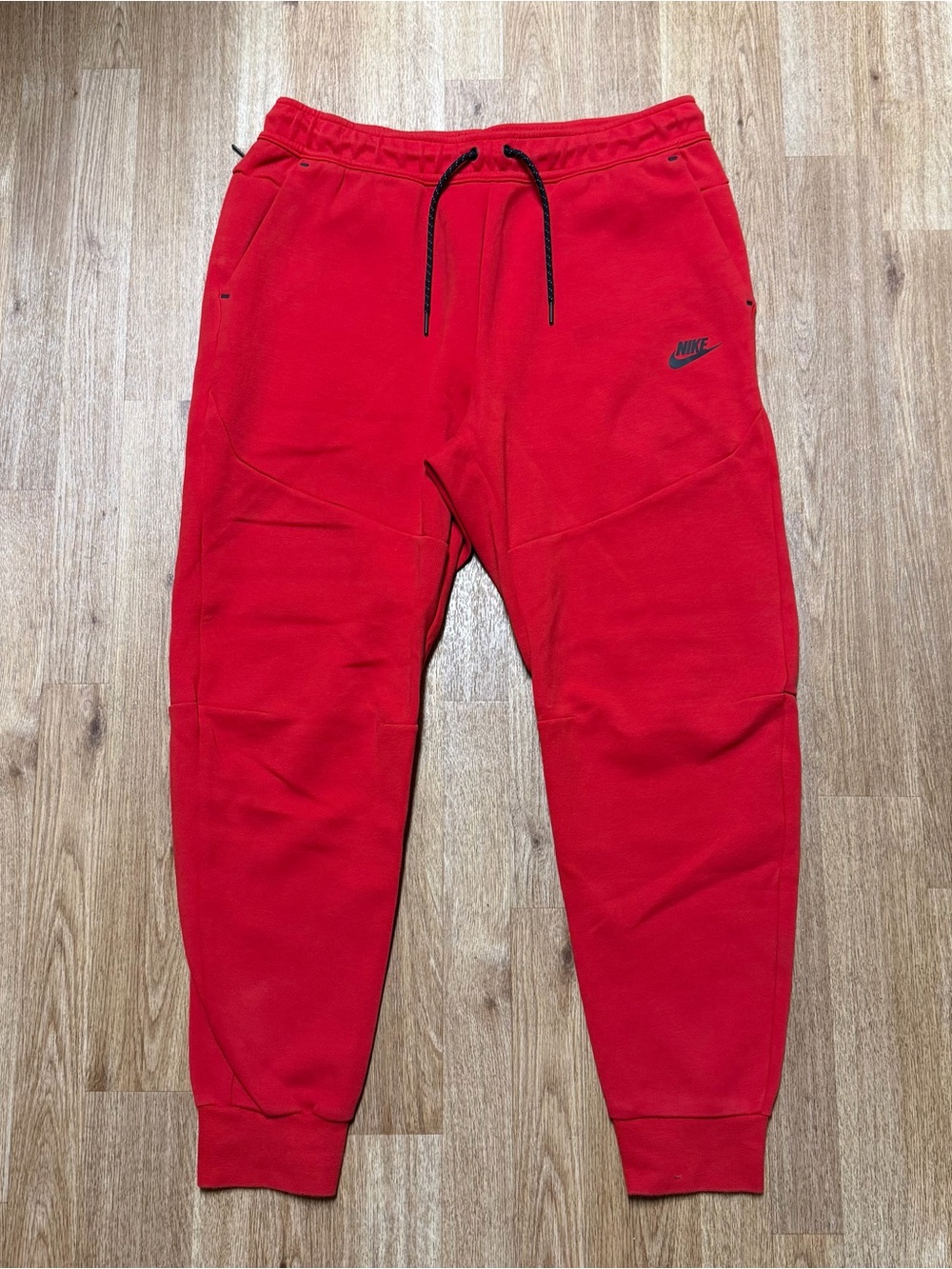 Nike Sportswear Tech Fleece Joggers Men’s Size Large Red Activewear Athletic